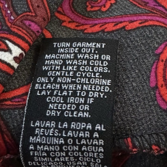 Zac & Rachel XL Shirt Top Red Paisley Bell 3/4 Sleeve Round Neck Button Back - Picture 6 of 9